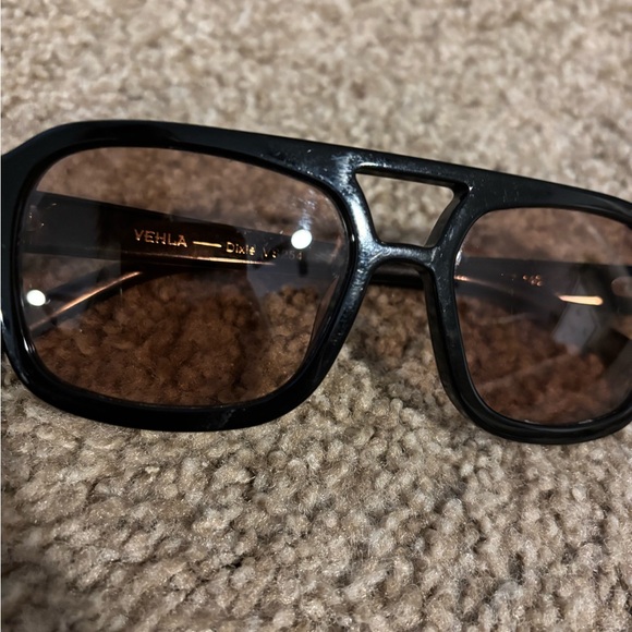 VEHLA Dixie Sunglasses - Picture 6 of 7